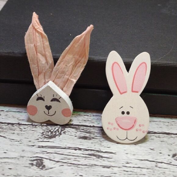 Bunny Pin Set.  B1 - Picture 1 of 2